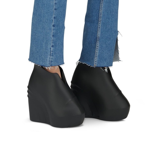 NEW IN BOX Authentic GIVENCHY Monumental Mallow Wedge Shoes Boots In Rubber - Picture 2 of 6